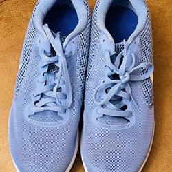 Nike Revolution 3 womens 9.5