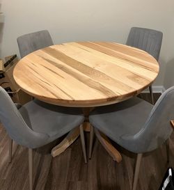Table & Chairs