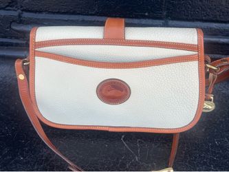 Dooney & Bourke shoulder handbag