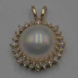 14KT YELLOW GOLD PEARL W DIAMONDS APPROXIMATELLY 0.50-0.75 PENDANT 4.9 GRAMS