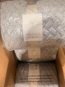 Throw blanket