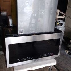 Good Condition Microwave And Mini Freezer