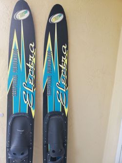 EP Electra Water Skis Pair