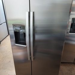 GE 25.3cu.ft Side-By-Side Refrigerator