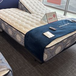 Split Top Firm Mattress On Adjustable Base 