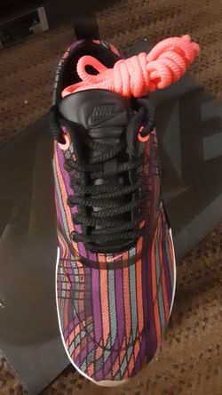 Air Maxz Nikes Women Mutiple Sizes