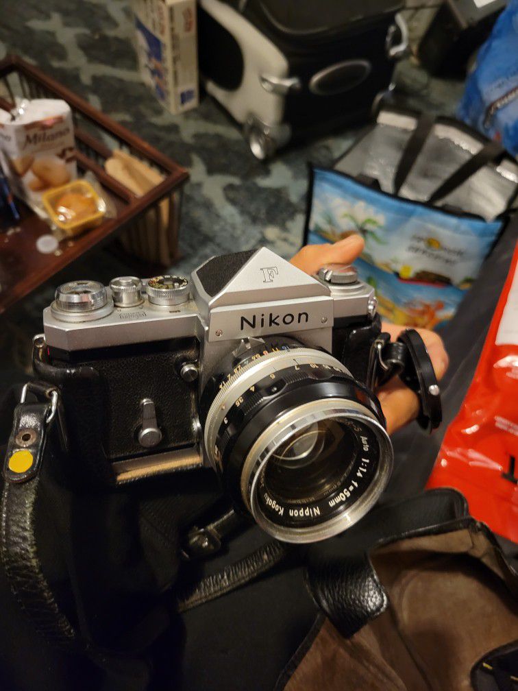 Nikon F 35mm Film Camera (Vintage)