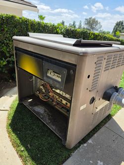 Hayward Pool heater, natural gas, defective. Repairable, scrap metal or parts.
