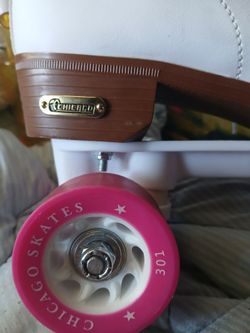 Chicago women's skate size 9