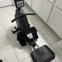 Yosuda Rowing Machine