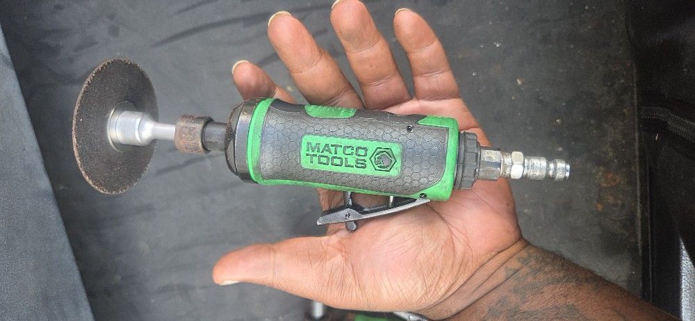 Air Tool With Cutting Discs