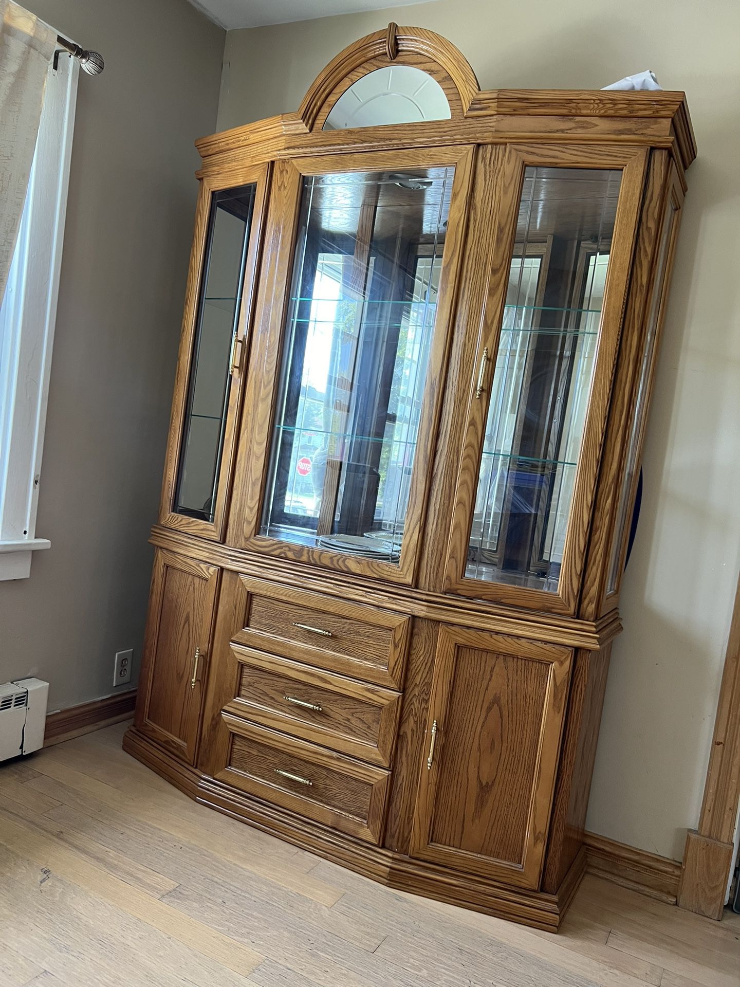 China Cabinet (great Condition)