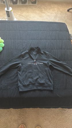 Tommy Hilfiger quarter zip sweater size adult small