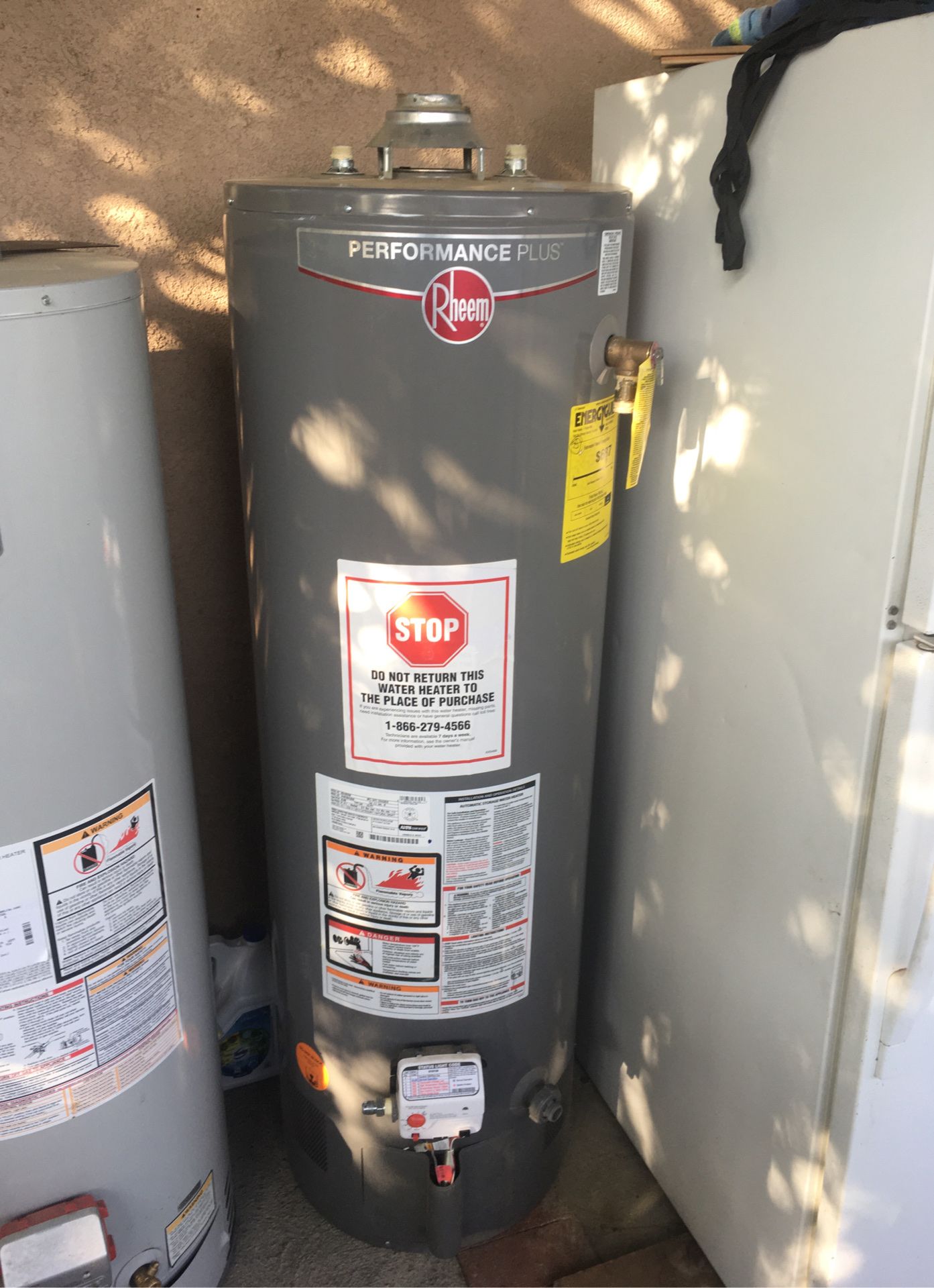 RHEEM Water Heater LIKE NEW Propane