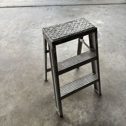 2 Step Aluminum Ladder 