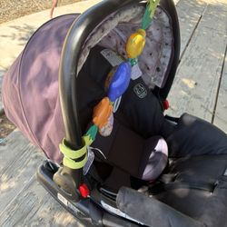 Graco Snug Click Connect W Base and Stroller