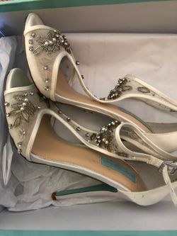 Betsy Johnson high heels (new)
