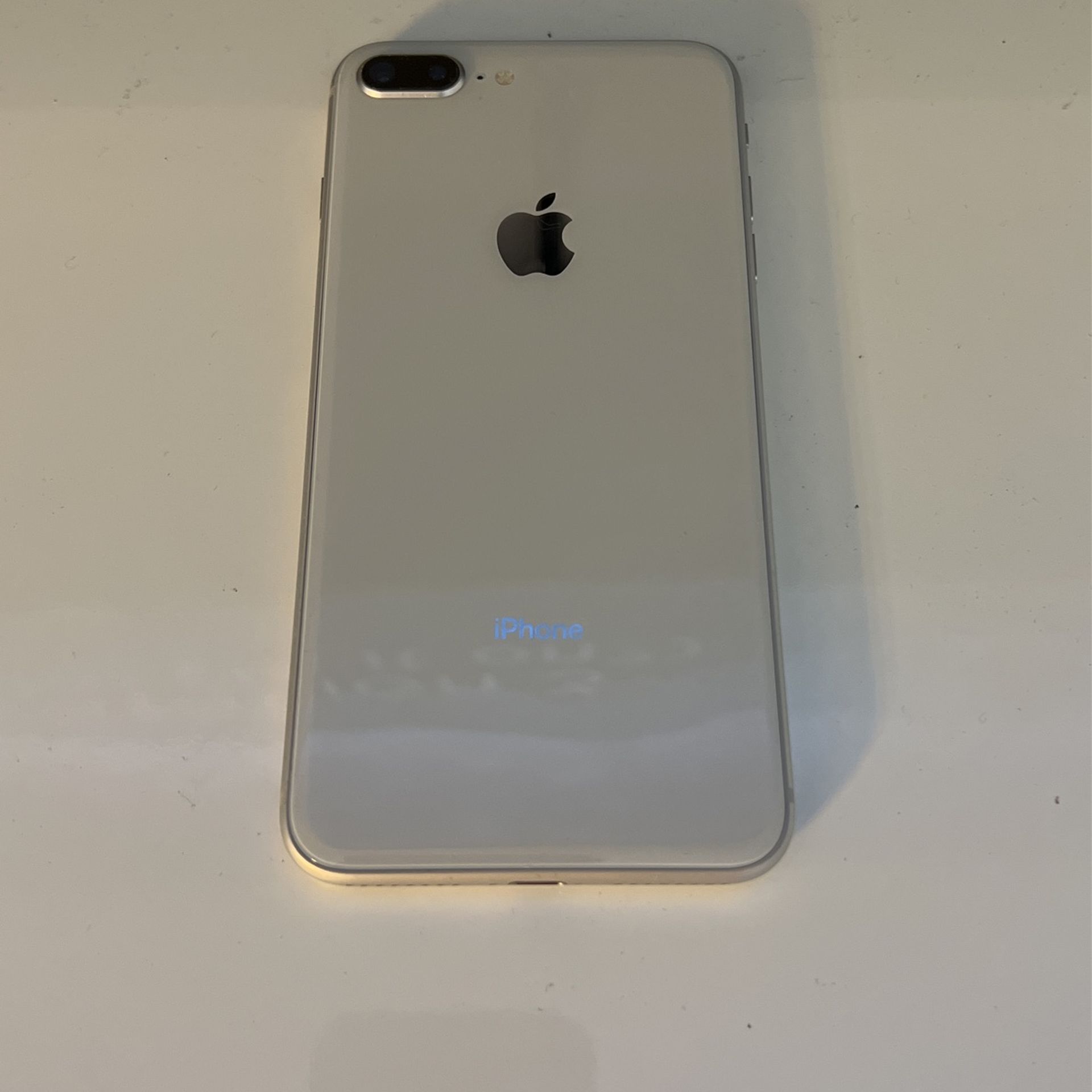 UNLOCKED IPHONE 8+ WHITE 16GB