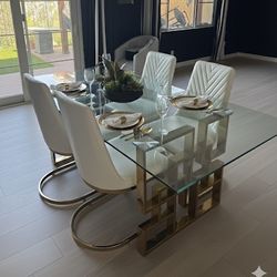 ✨ Hollywood Glam Dining Table: Glass/ Gold Stainless Steel $550 | Serious Inquiries Only | Read Description 