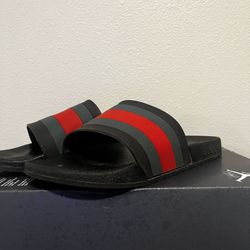 Gucci slides (Slightly Worn)