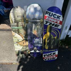 3 Collectibles Skateboard 