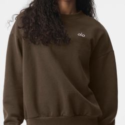 ALO Accolade Crew Neck Pullover & ALO Accolade Sweatpants