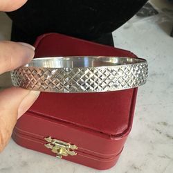 925 Sterling Silver Diamond Cut Solid Bangle Bracelet, Will Fit Up To 7.25 In Wrist ,gorgeous!! Marked Sterling 