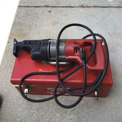 Milwaukee  Sawzall With Nice Box Looks very good With  And lots of extra blade