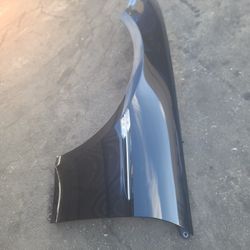 06/08/11 Bmw 6series 650/645 Left Driver Fender
