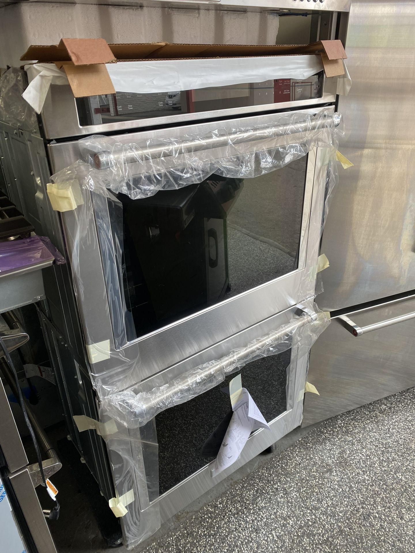 New Kitchen Aid 30β Electric Double Wall Oven