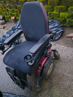 2020 Pride Mobility Quantum Q6 Edge 3 with iLevel Rehab Power Chair