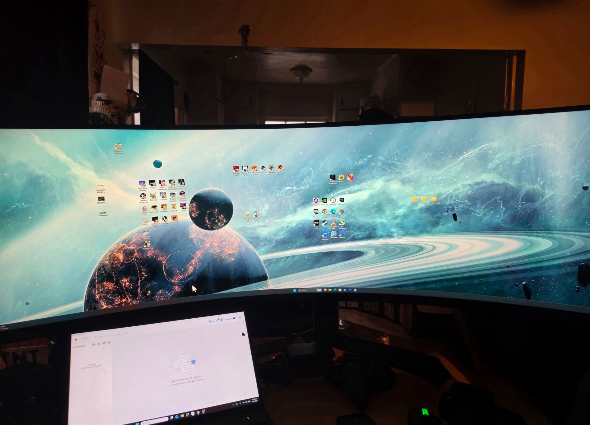 57 Inch Odyssey Neo G9
Dual 4K | HDR 1000 | 240Hz | Mini-LED | Gaming Monitor
