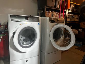 Electrolux washer dryer set