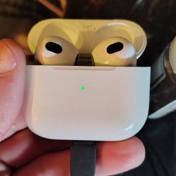 Apple Airpods (Lightning Bolt)