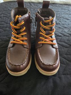 Boy boots