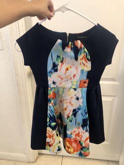 Beautiful Girl’s Dress size 7. Paid at Macy’s $38. Used once.