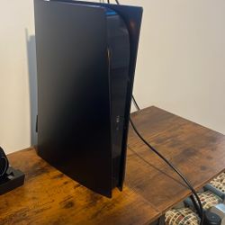 PlayStation 5 Black 1Tb With Controller And Cords - Used Very Good Condition 
