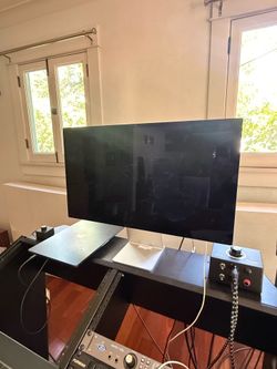Apple 24 inch monitor