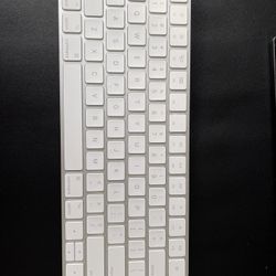 Apple Magic Keyboard 