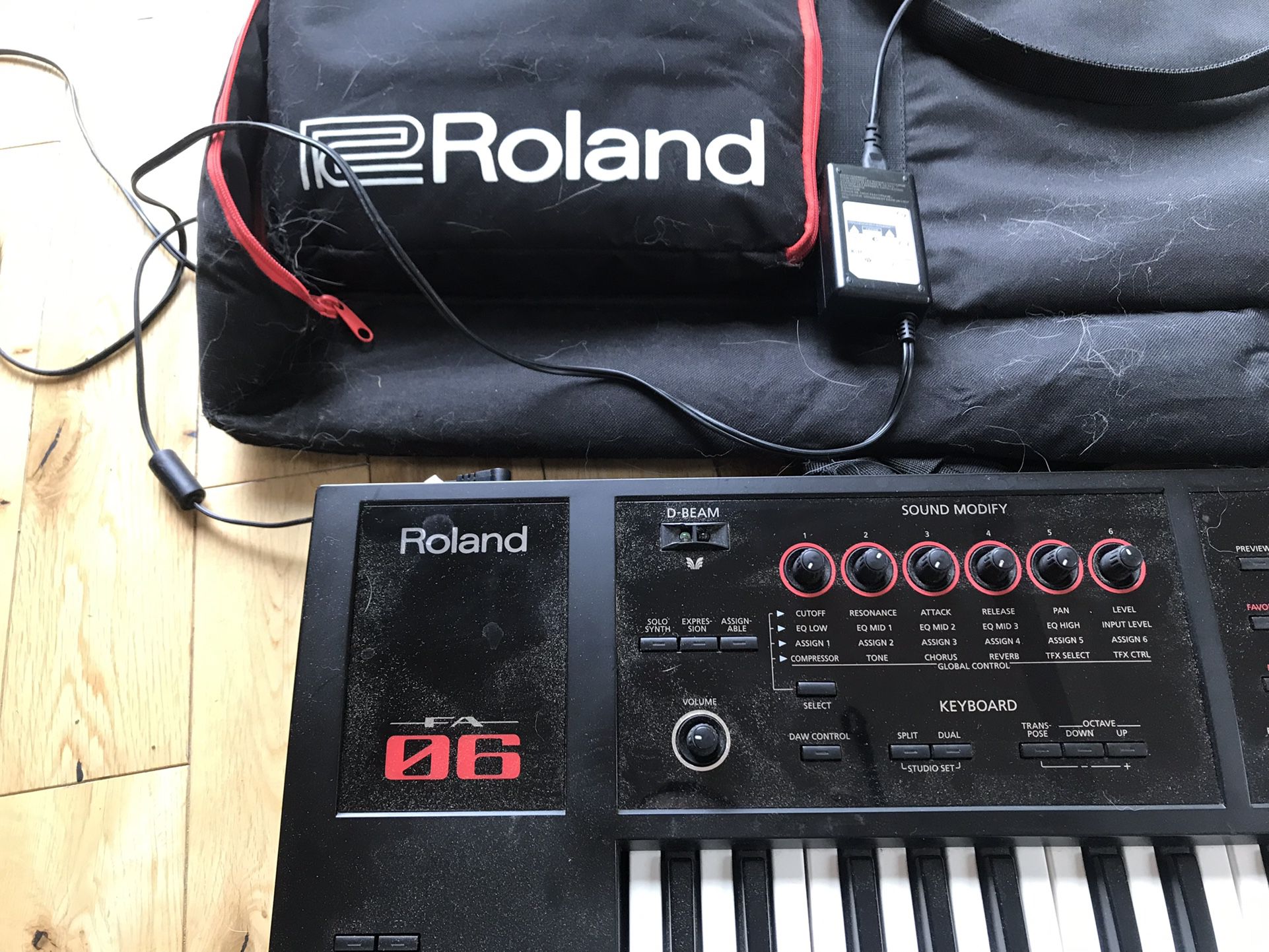 Roland FA 06 Synthesizer Music Workstation