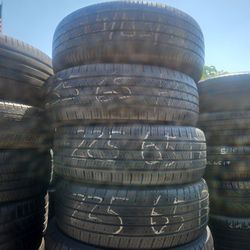 Set 2356517 Used Tires