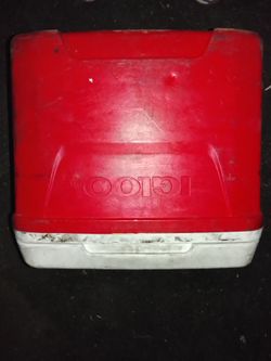 Igloo Hard Cooler – Red & White – Clean & Solid – Great for Work or Camping