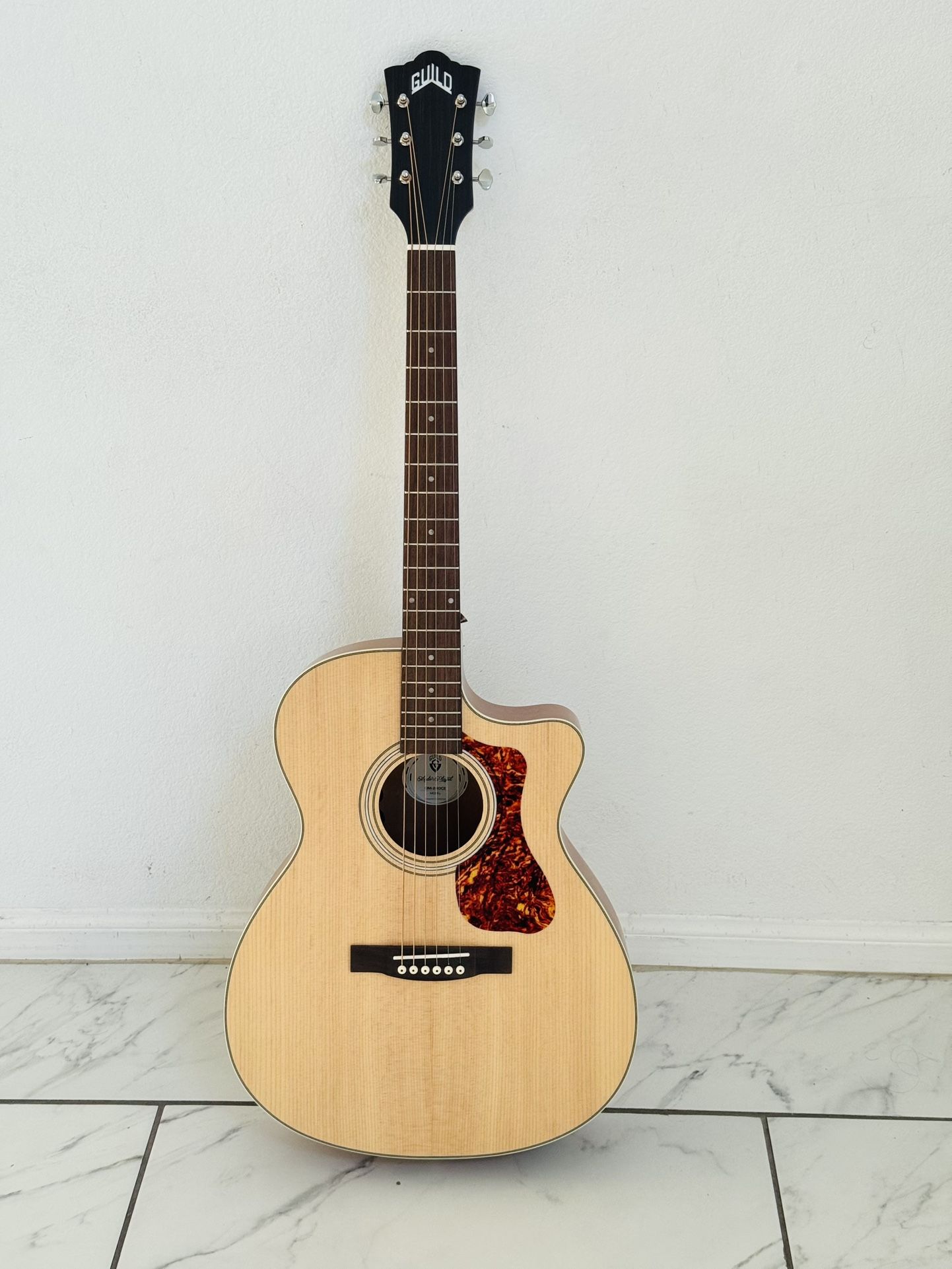Guild OM-240CE Acoustic-Electric Guitar in Natural