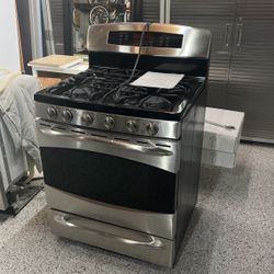 Gas range, Over Range Microwave and Dishwasher