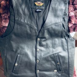 Harley  Men’s Black Leather Riding Vest 