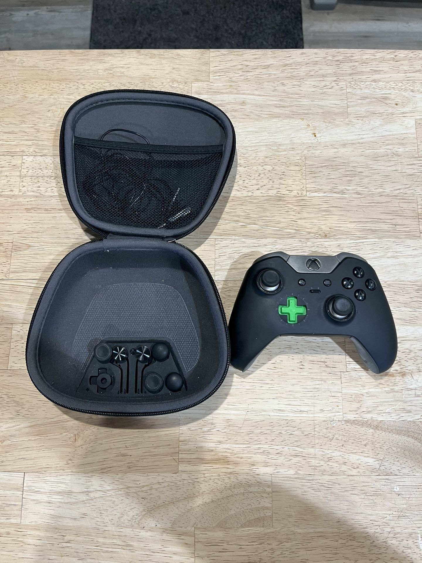 Microsoft Xbox One Elite 1698 Controller - Black, Untested