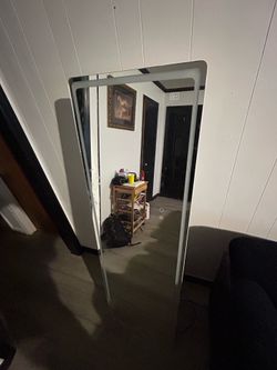 Mirror (play music )