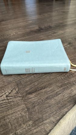 Tyndale Every Woman's Bible NLT