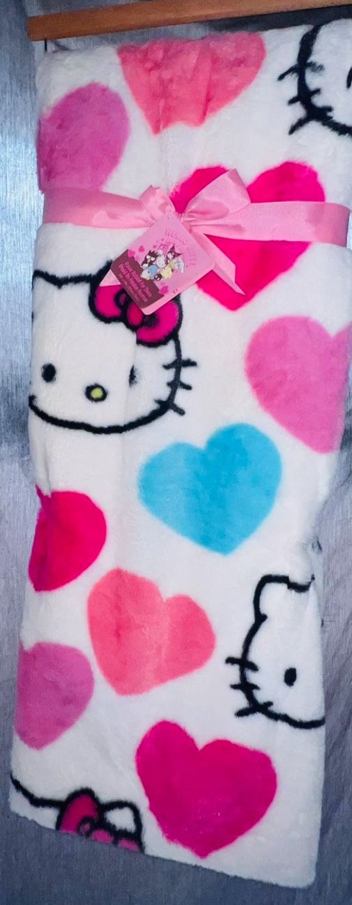 Holló Kitty Blanket