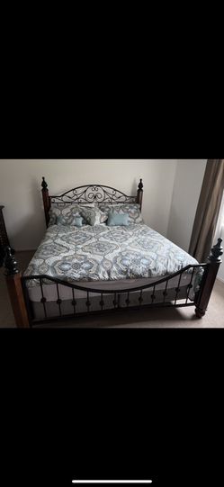 Cali King bed & Dresser